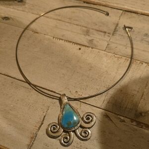 Elegant Silver and Blue Pendant Necklace